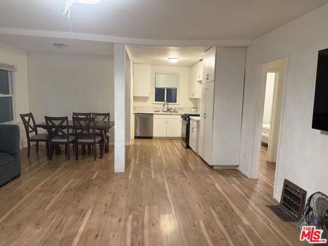 1437 17th Street A, Santa Monica, CA 90404