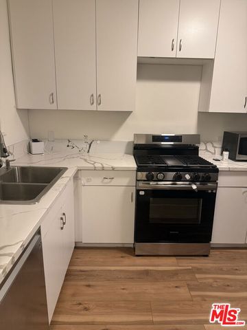 1437 17th Street A, Santa Monica, CA 90404