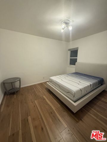 1437 17th Street A, Santa Monica, CA 90404
