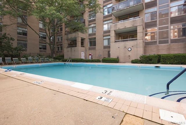 35 N Chatsworth Avenue 3Z, Larchmont, NY 10538
