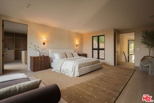 1417 Bluebird Avenue, West Hollywood, CA 90069