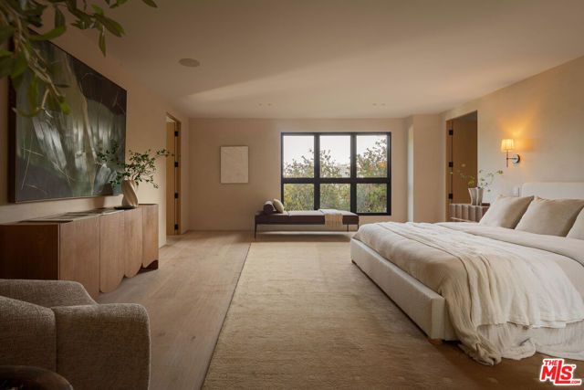 1417 Bluebird Avenue, West Hollywood, CA 90069