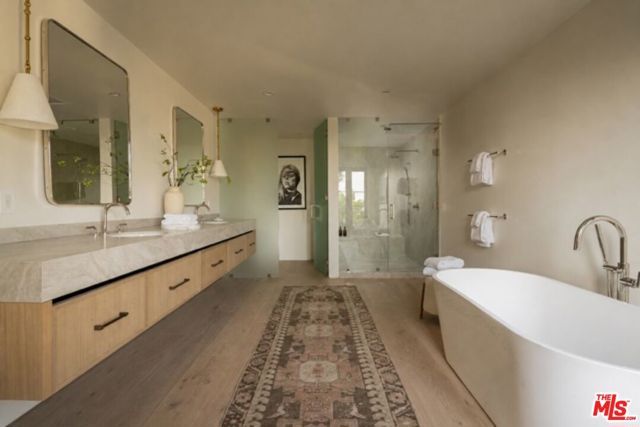 1417 Bluebird Avenue, West Hollywood, CA 90069