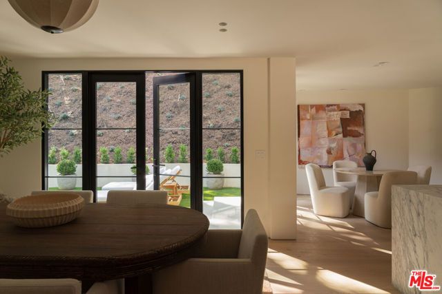 1417 Bluebird Avenue, West Hollywood, CA 90069