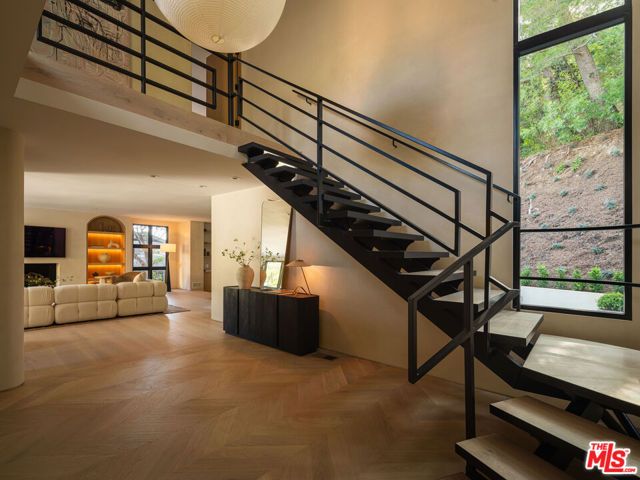 1417 Bluebird Avenue, West Hollywood, CA 90069