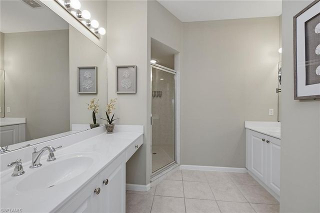3995 Deer Crossing CT 201, Naples, FL 34114