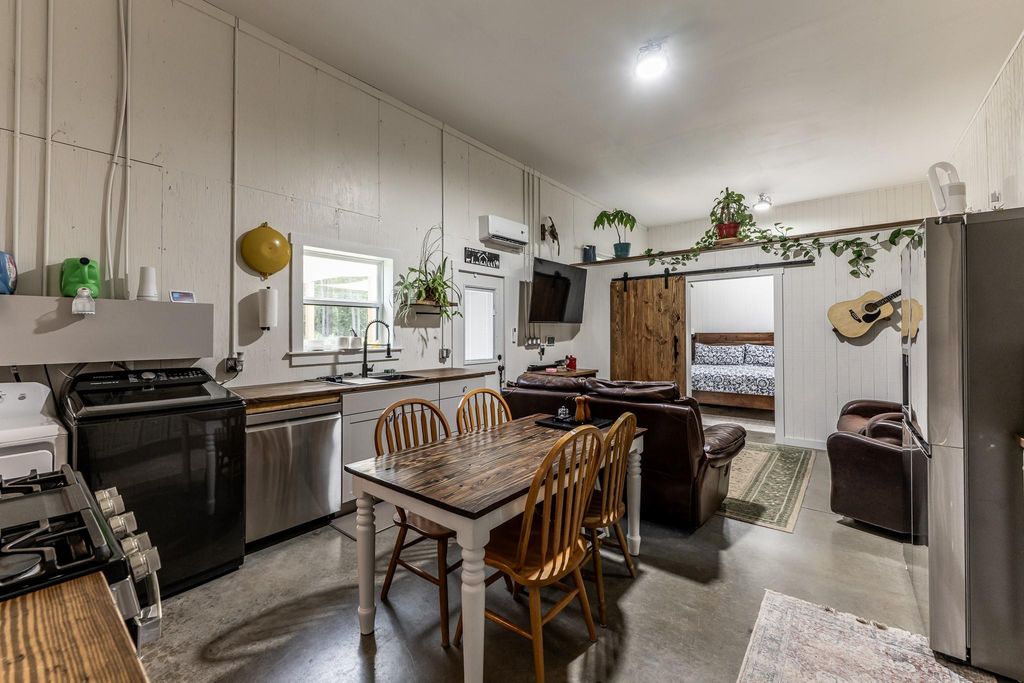 245 Blackjack Oak Drive, Trinity, TX 75862