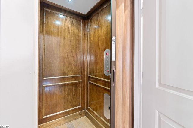 1027 Main Street Unit 303, Greenville, SC 29601