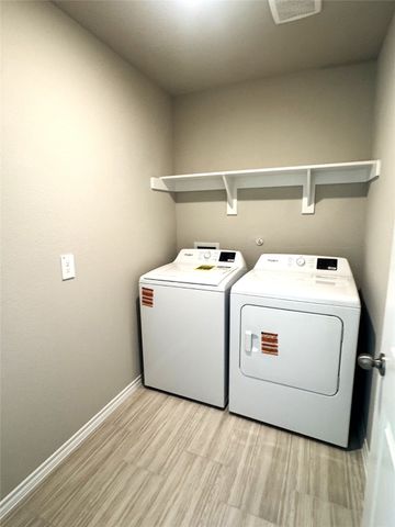 5561 Rollins, Krum, TX 76249