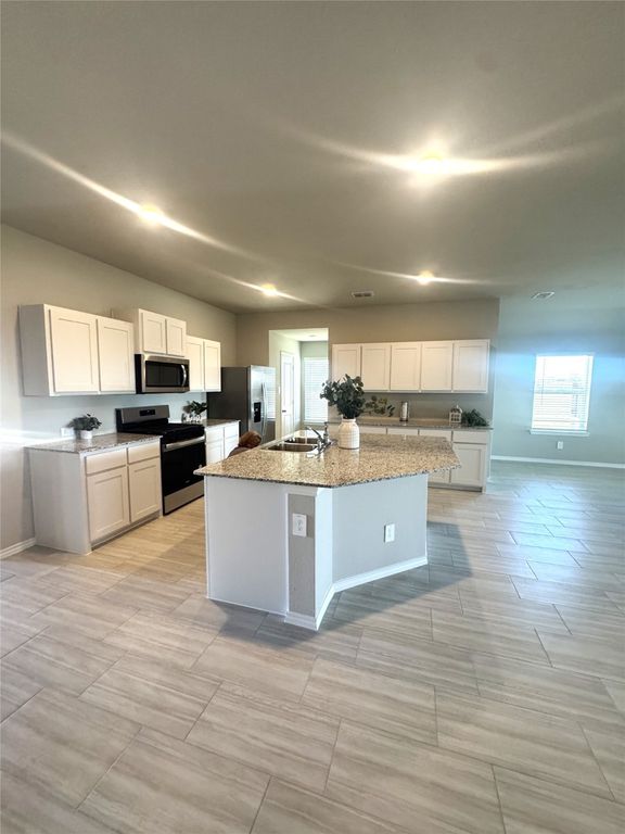 5561 Rollins, Krum, TX 76249