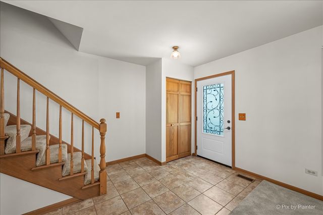 221 Foxmoor Road, Fox River Grove, IL 60021