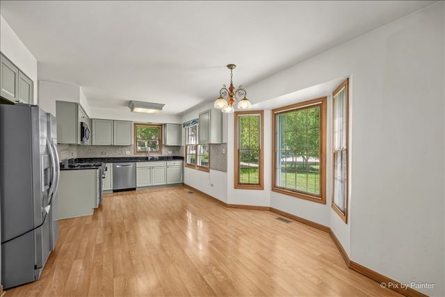 221 Foxmoor Road, Fox River Grove, IL 60021