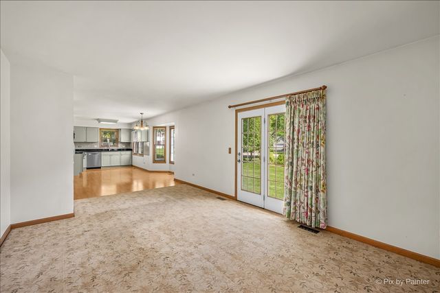 221 Foxmoor Road, Fox River Grove, IL 60021