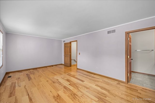 221 Foxmoor Road, Fox River Grove, IL 60021