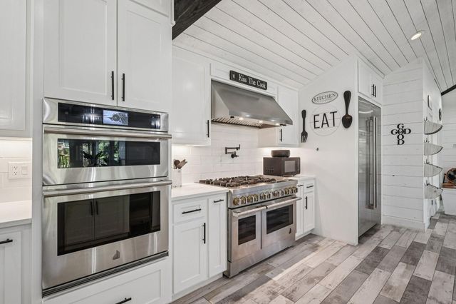 323 E Palm Street, Fresno, TX 77545