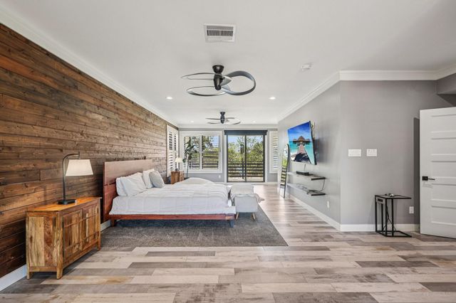 323 E Palm Street, Fresno, TX 77545