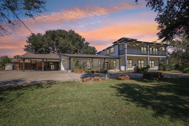 323 E Palm Street, Fresno, TX 77545