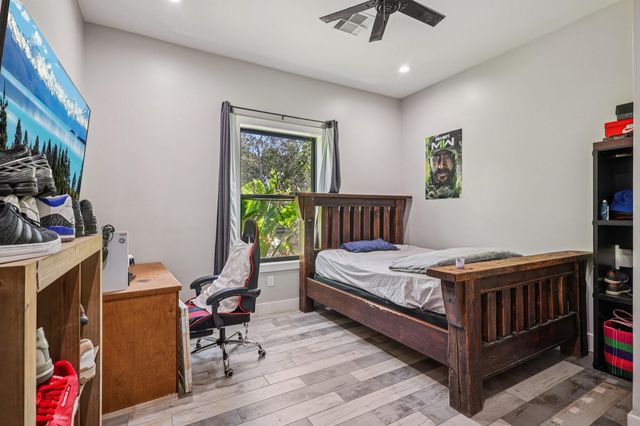 323 E Palm Street, Fresno, TX 77545