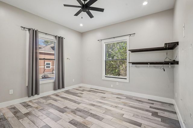 323 E Palm Street, Fresno, TX 77545