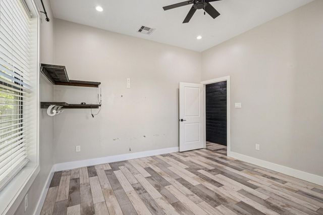 323 E Palm Street, Fresno, TX 77545