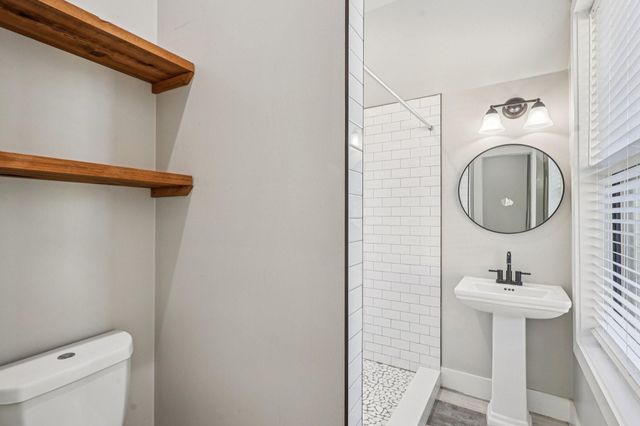 323 E Palm Street, Fresno, TX 77545