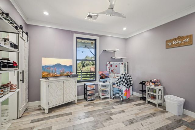 323 E Palm Street, Fresno, TX 77545