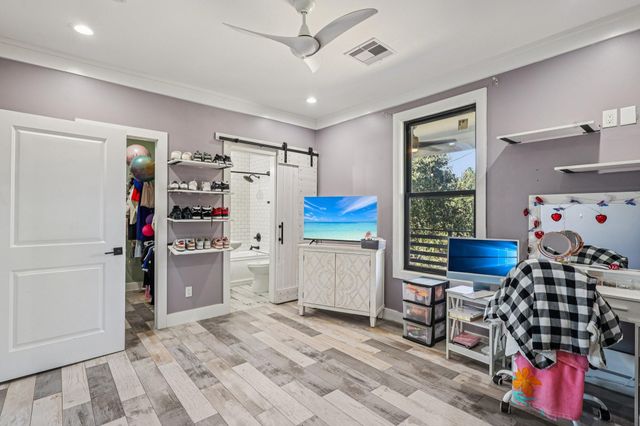 323 E Palm Street, Fresno, TX 77545