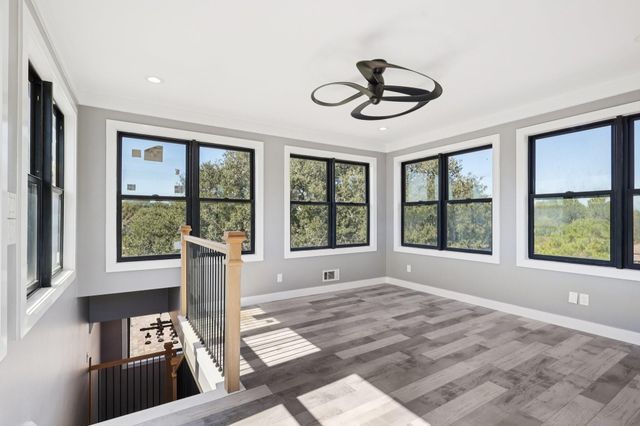 323 E Palm Street, Fresno, TX 77545