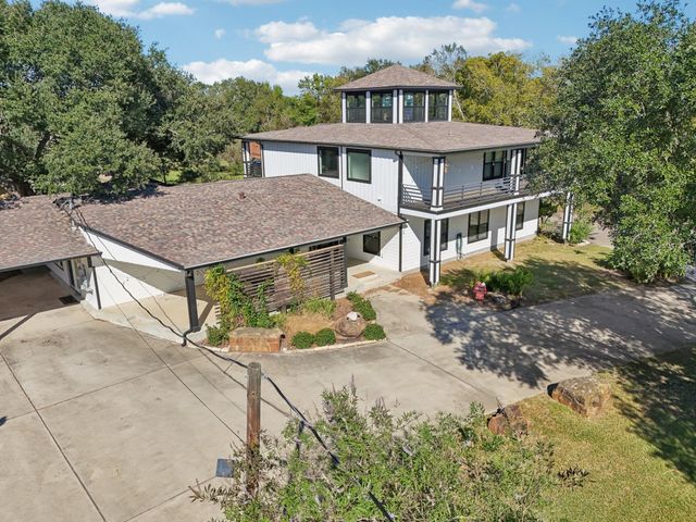 323 E Palm Street, Fresno, TX 77545