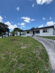 7150 SW 10th St, Pembroke Pines, FL 33023