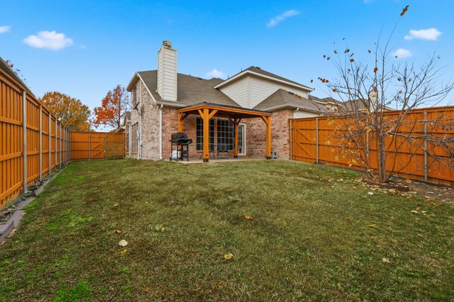 2122 TRICKLING CREEK Drive, Garland, TX 75041