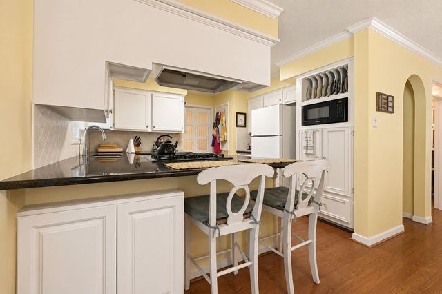 5815 Theall Road, Houston, TX 77066
