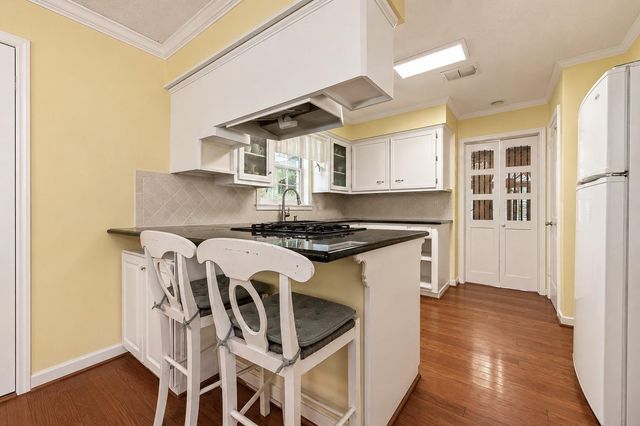 5815 Theall Road, Houston, TX 77066