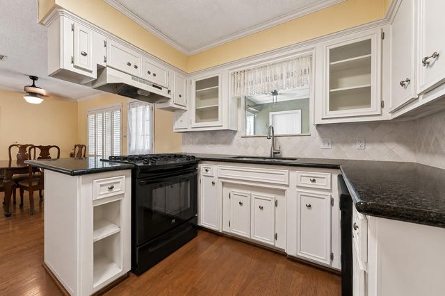 5815 Theall Road, Houston, TX 77066