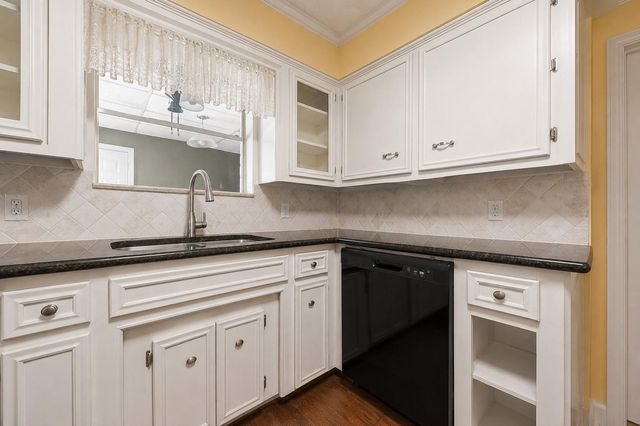 5815 Theall Road, Houston, TX 77066