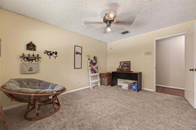 5815 Theall Road, Houston, TX 77066