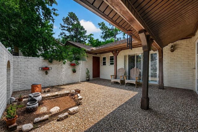 5815 Theall Road, Houston, TX 77066