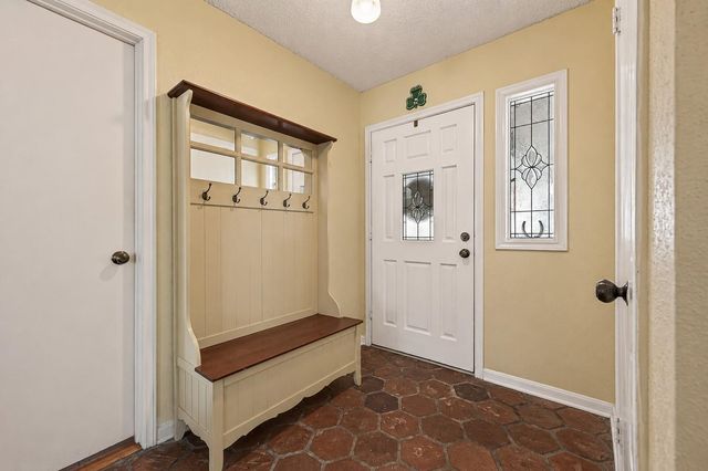 5815 Theall Road, Houston, TX 77066