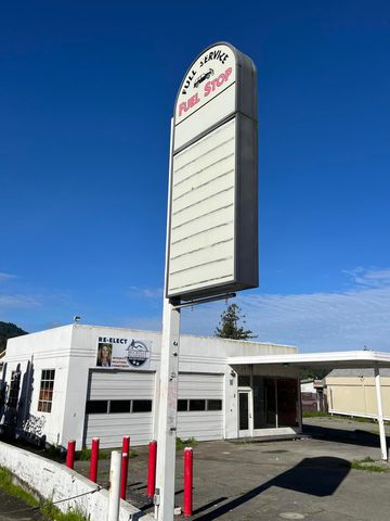 822 Redwood Drive, Garberville, CA 95542