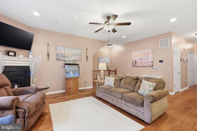 59 BOWMAN DR, Feasterville Trevose, PA 19053