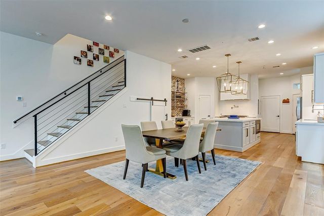 728 E 14th Street B, Houston, TX 77008
