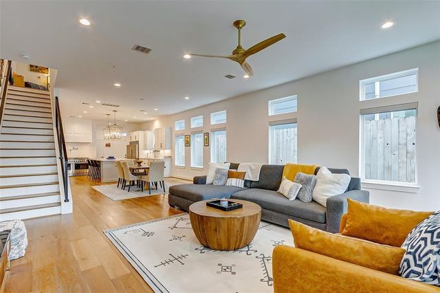 728 E 14th Street B, Houston, TX 77008
