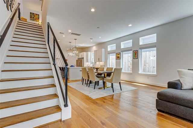 728 E 14th Street B, Houston, TX 77008
