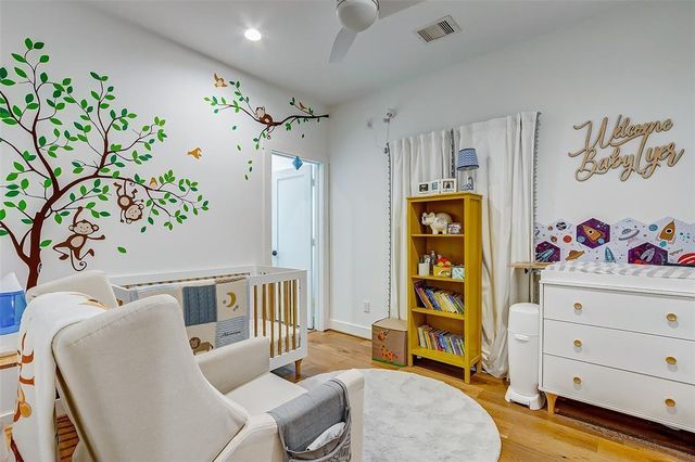728 E 14th Street B, Houston, TX 77008