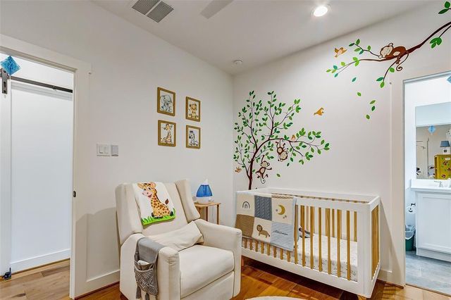 728 E 14th Street B, Houston, TX 77008