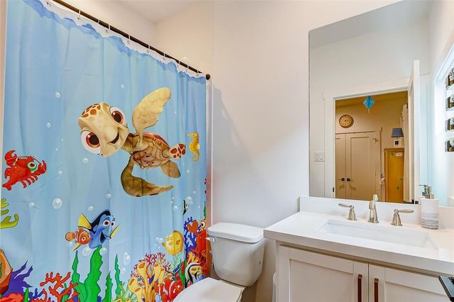 728 E 14th Street B, Houston, TX 77008