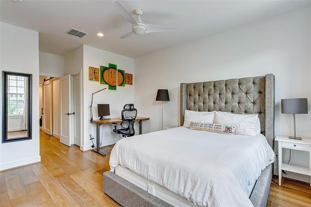 728 E 14th Street B, Houston, TX 77008