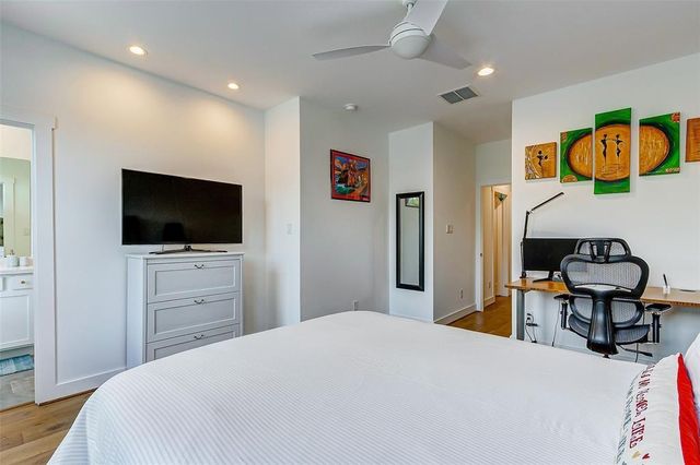728 E 14th Street B, Houston, TX 77008