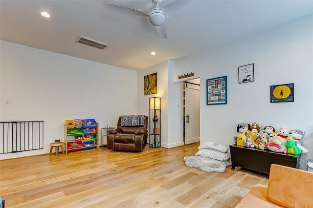 728 E 14th Street B, Houston, TX 77008