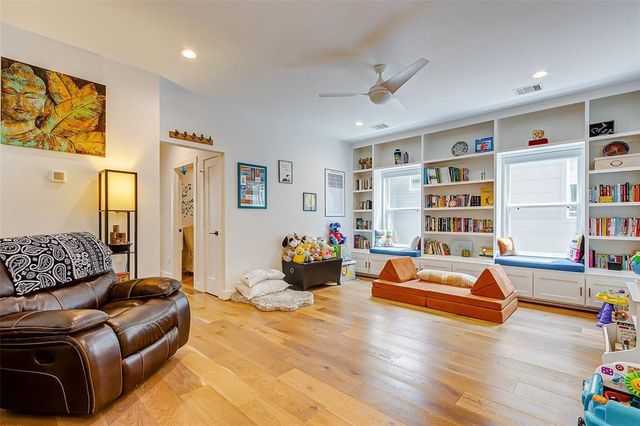 728 E 14th Street B, Houston, TX 77008